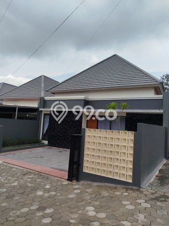 Rumah Lokasi Strategis di Ngemplak, Sleman, Luas 149m2m² LB 100m2m² Rumah Lokasi Strategis di Ngemplak, Sleman, Luas 149m2m² LB 100m2m²