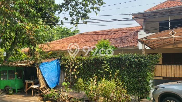 Rumah Lama Jl. Darmawangsa Kby Baru, Hoek, Tingkat, Rumah Lama Jl. Darmawangsa Kby Baru, Hoek, Tingkat,