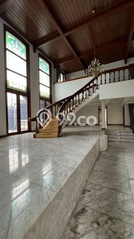For Sale! Luxury House LT 1400m2 Desain Elegan di Pondok Indah For Sale! Luxury House LT 1400m2 Desain Elegan di Pondok Indah