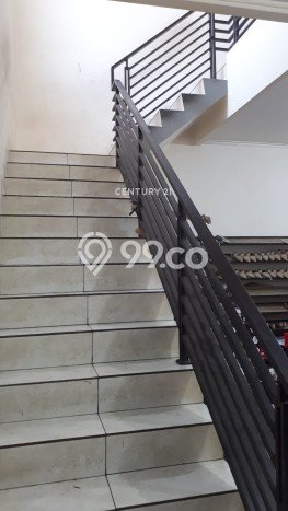 Rumah Elit LB 350m2 Siap Pakai Desain Elegan di Taman Kopo Indah, Bandung Rumah Elit LB 350m2 Siap Pakai Desain Elegan di Taman Kopo Indah, Bandung
