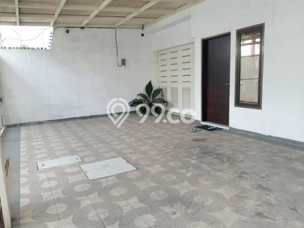 Rumah Elit Modern Tanpa Renovasi di Manyar Surabaya Rumah Elit Modern Tanpa Renovasi di Manyar Surabaya