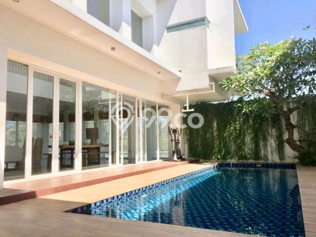 Rumah Luxury Modern Tanpa Renovasi di Citraland Surabaya Rumah Luxury Modern Tanpa Renovasi di Citraland Surabaya