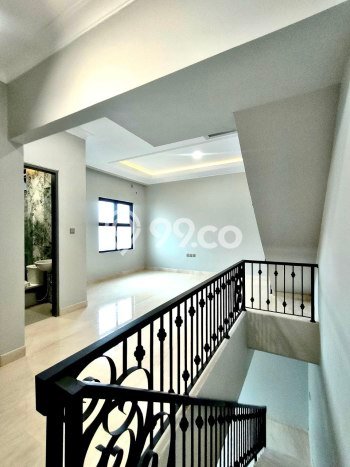 Rumah Mewah Akses Mudah di Jakarta Selatan Semi Furnished Rumah Mewah Akses Mudah di Jakarta Selatan Semi Furnished