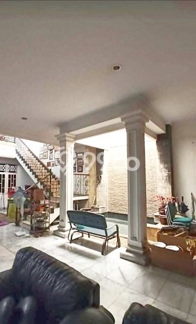 Rumah Elit Modern Siap Huni di Cawang Jakarta Timur Rumah Elit Modern Siap Huni di Cawang Jakarta Timur