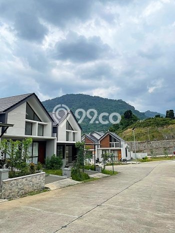Disewakan! Rumah 2 Kamar Tidur &
2 Kamar Mandi di Sentul City, Bogor Disewakan! Rumah 2 Kamar Tidur &
2 Kamar Mandi di Sentul City, Bogor