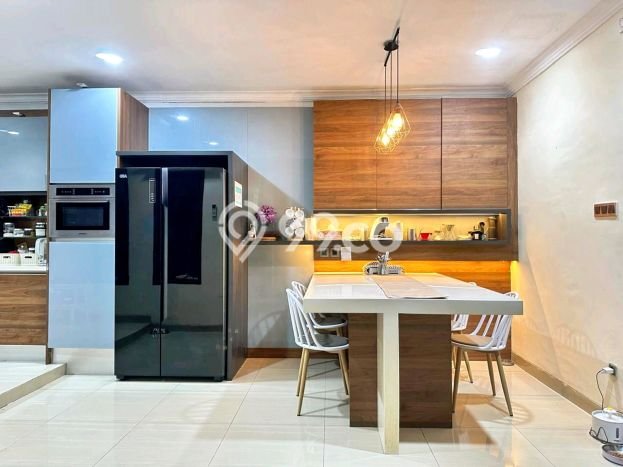 Rumah Mewah LB 260m2 Siap Huni Desain Elegan di Jatibening, Bekasi Rumah Mewah LB 260m2 Siap Huni Desain Elegan di Jatibening, Bekasi