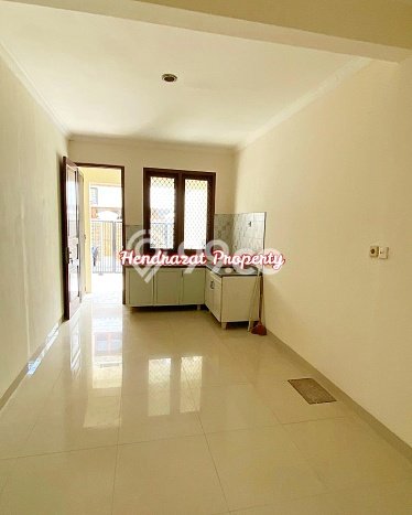 Siap Huni Rumah Mewah 4 Kamar di Tebet Dekat ke Mana Saja Siap Huni Rumah Mewah 4 Kamar di Tebet Dekat ke Mana Saja