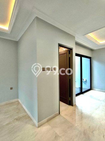 Rumah Mewah Akses Mudah di Jakarta Selatan Semi Furnished Rumah Mewah Akses Mudah di Jakarta Selatan Semi Furnished