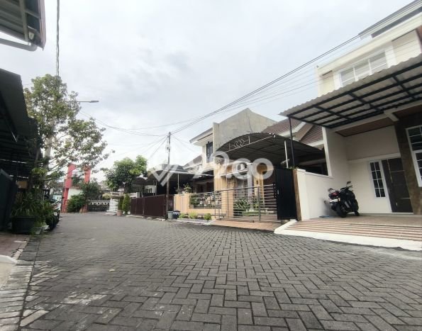 Rumah Modern Cantik 4 KT Bisa Langsung Pindah di Gayungan Rumah Modern Cantik 4 KT Bisa Langsung Pindah di Gayungan