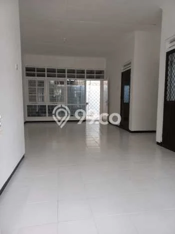 Sewa Rumah Harga Terjangkau di Kedung Baruk Surabaya Punya 3 Kamar Tidur Sewa Rumah Harga Terjangkau di Kedung Baruk Surabaya Punya 3 Kamar Tidur
