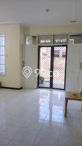 Rumah sewa siap huni 4 Kamar Tidur di Dharma Husada, Surabaya Rumah sewa siap huni 4 Kamar Tidur di Dharma Husada, Surabaya