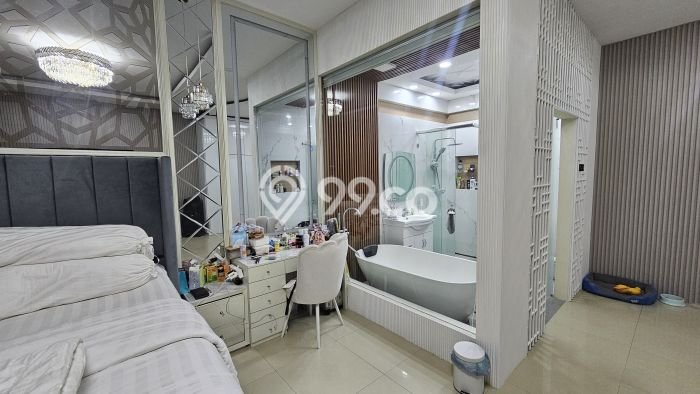 Rumah Luas Asri 4 KT Siap Pakai di Pakuwon City Surabaya Rumah Luas Asri 4 KT Siap Pakai di Pakuwon City Surabaya