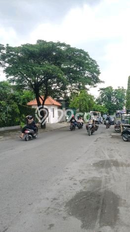 Ruko Bagus Dijual di HR Muhammad Surabaya Strategis Cocok untuk Kembangkan Bisnis Ruko Bagus Dijual di HR Muhammad Surabaya Strategis Cocok untuk Kembangkan Bisnis