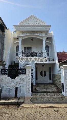 Rumah Luas Asri 4 KT Siap Pakai di Pakuwon City Surabaya Rumah Luas Asri 4 KT Siap Pakai di Pakuwon City Surabaya