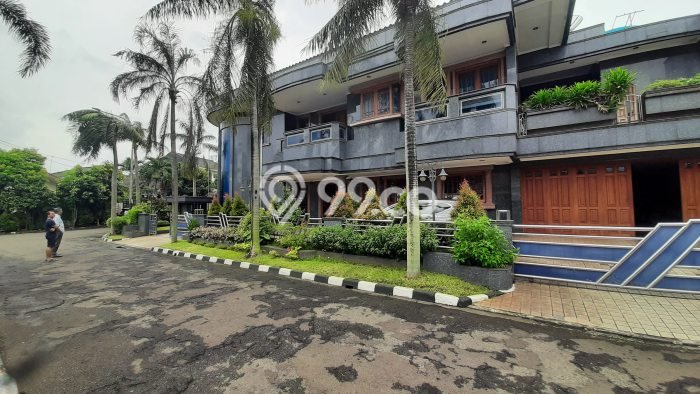Rumah Mewah LB 700m2 Siap Huni Desain Elegan di TB Simatupang, Jakarta Selatan Rumah Mewah LB 700m2 Siap Huni Desain Elegan di TB Simatupang, Jakarta Selatan