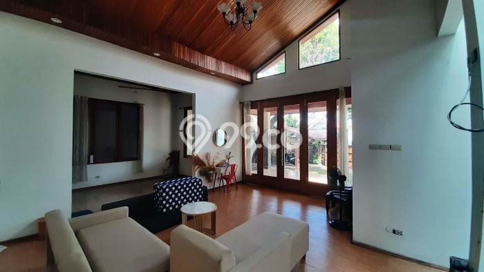 Jual Rumah Luas Elegan Dengan View Cantik di Tanjung Barat, Jakarta Selatan Jual Rumah Luas Elegan Dengan View Cantik di Tanjung Barat, Jakarta Selatan