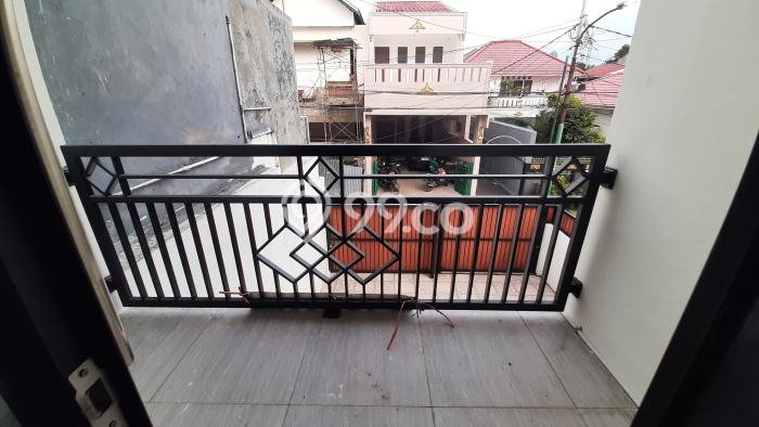 Siap Huni Rumah Mewah 5 Kamar di Pasar Minggu Dekat ke Mana Pun Siap Huni Rumah Mewah 5 Kamar di Pasar Minggu Dekat ke Mana Pun