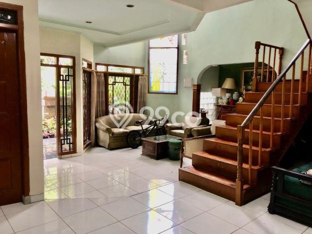 Dijual Rumah Luas Elegan Dengan View Eksklusif di Pejaten, Jakarta Selatan Dijual Rumah Luas Elegan Dengan View Eksklusif di Pejaten, Jakarta Selatan