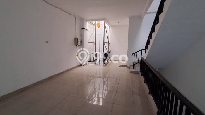 Ruko Dijual di Jakarta Selatan LT 130m2 & LB 260m2 Lokasi Terbaik! Ruko Dijual di Jakarta Selatan LT 130m2 & LB 260m2 Lokasi Terbaik!