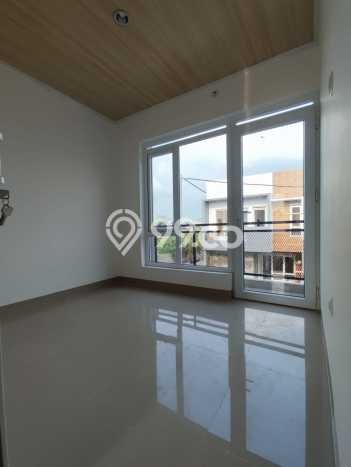 Rumah Modern Cantik 3 Kamar Bisa Langsung Pindah di Serpong Rumah Modern Cantik 3 Kamar Bisa Langsung Pindah di Serpong
