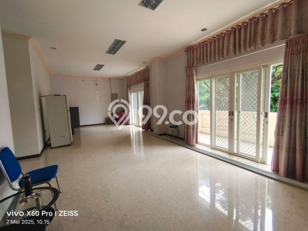 Rumah Bagus Siap Pakai Di Mariso Luas 440m2 Lokasi Strategis Rumah Bagus Siap Pakai Di Mariso Luas 440m2 Lokasi Strategis