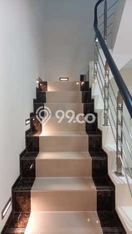 Rumah Modern 3 KT di Pakuwon City Surabaya Unfurnished Rumah Modern 3 KT di Pakuwon City Surabaya Unfurnished
