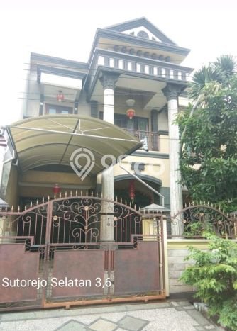 Jual Rumah Mewah Megah Dengan View Eksklusif di Sutorejo, Surabaya Jual Rumah Mewah Megah Dengan View Eksklusif di Sutorejo, Surabaya