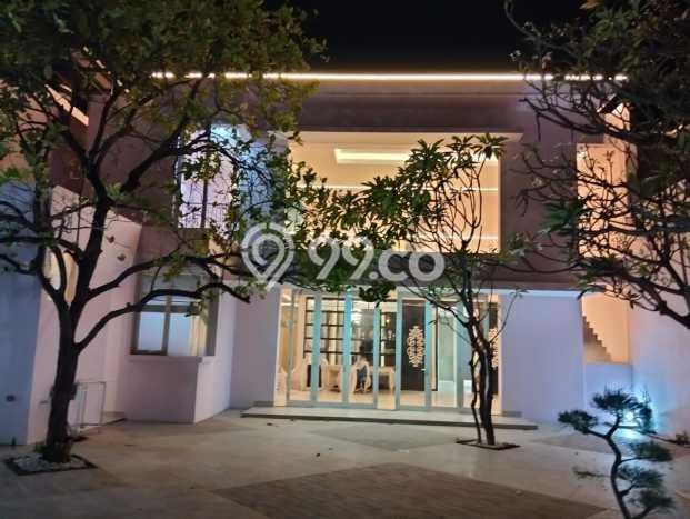 Rumah Disewakan Surabaya LT 450m2 LB 650m2 Area Pakuwon CIty Rumah Disewakan Surabaya LT 450m2 LB 650m2 Area Pakuwon CIty
