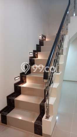 Rumah Modern 3 KT di Pakuwon City Surabaya Unfurnished Rumah Modern 3 KT di Pakuwon City Surabaya Unfurnished