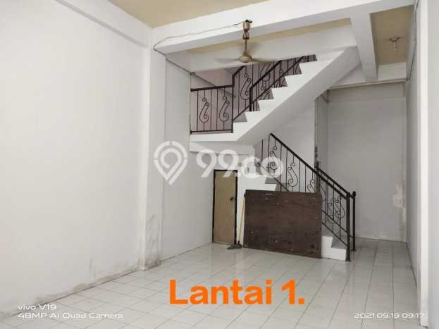 Ruko untuk Disewa di Pusat Jakarta Barat Luas Bangunan 180m2 Ruko untuk Disewa di Pusat Jakarta Barat Luas Bangunan 180m2
