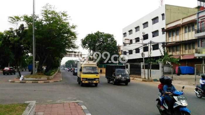 Unit Ruko Dijual di Jakarta Barat LT 265m2 & LB 460m2 Unit Ruko Dijual di Jakarta Barat LT 265m2 & LB 460m2