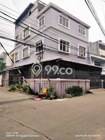 Rumah Elit Modern Tanpa Renovasi di Jelambar Jakarta Barat Rumah Elit Modern Tanpa Renovasi di Jelambar Jakarta Barat