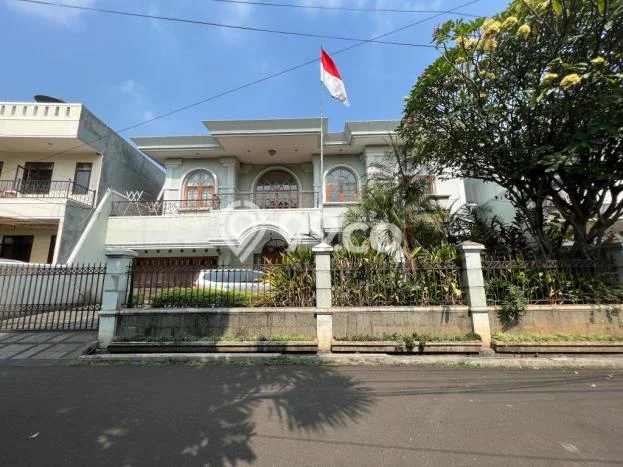 Ready to Use! Luxury House LT 512m2 Desain Elegan di Kedoya Baru Ready to Use! Luxury House LT 512m2 Desain Elegan di Kedoya Baru