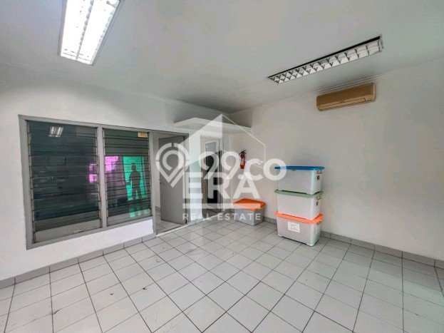 Ruko Dijual di Prime Area Jakarta Barat Luas 200m2 Ruko Dijual di Prime Area Jakarta Barat Luas 200m2