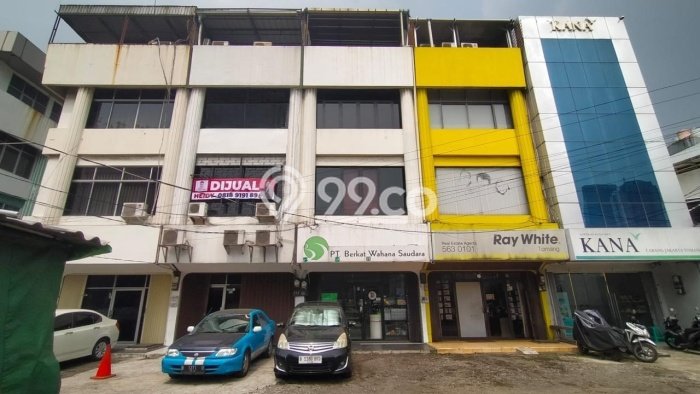 Ruko Dijual di Prime Area Jakarta Barat Luas 200m2 Ruko Dijual di Prime Area Jakarta Barat Luas 200m2
