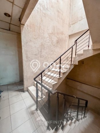 Ruko Bagus Dijual LB 300m2 Lokasi Strategis Jakarta Barat Area Cocok untuk Berbisnis Ruko Bagus Dijual LB 300m2 Lokasi Strategis Jakarta Barat Area Cocok untuk Berbisnis