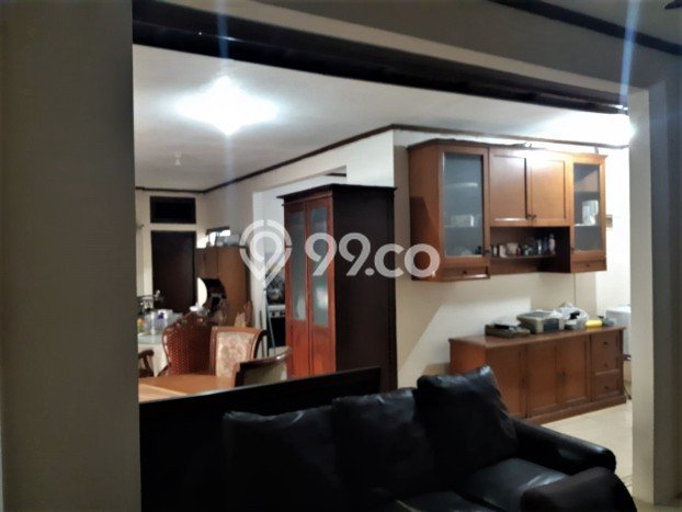 Hunian Eksklusif Siap Huni LT 374m2 di Menteng, Jakarta Pusat Hunian Eksklusif Siap Huni LT 374m2 di Menteng, Jakarta Pusat