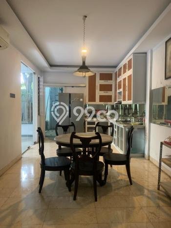 Rumah Mewah LB 300m2 Siap Huni Desain Elegan di Legenda Wisata, Bogor Rumah Mewah LB 300m2 Siap Huni Desain Elegan di Legenda Wisata, Bogor