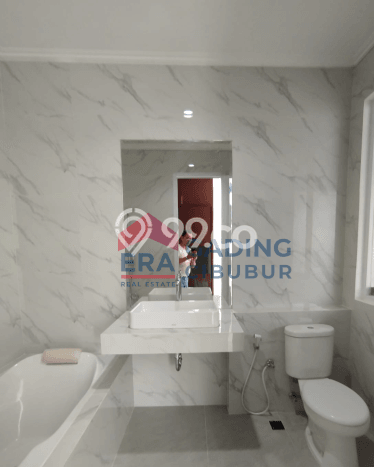Rumah area Cibubur, 5 KT, Akses Mudah Fasilitas Umum, Luas 220m² Bangunan 300m² Rumah area Cibubur, 5 KT, Akses Mudah Fasilitas Umum, Luas 220m² Bangunan 300m²