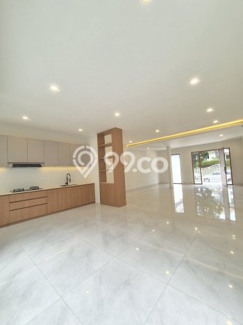 Hunian Elit LB 250m2 Siap Pakai Desain Elegan di Legenda Wisata, Bogor Hunian Elit LB 250m2 Siap Pakai Desain Elegan di Legenda Wisata, Bogor