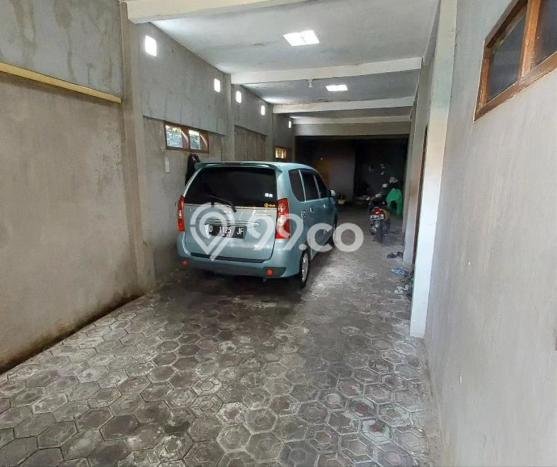 Rumah Modern 7 KT LT 320m2 di Soekarno Hatta Rumah Modern 7 KT LT 320m2 di Soekarno Hatta