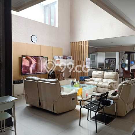 Rumah Elit LB 650m2 Siap Huni Desain Elegan di Graha, Surabaya Rumah Elit LB 650m2 Siap Huni Desain Elegan di Graha, Surabaya