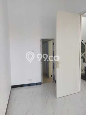Dijual Hunian Rumah Terawat 3 Kamar di Mulyosari, Surabaya Dijual Hunian Rumah Terawat 3 Kamar di Mulyosari, Surabaya