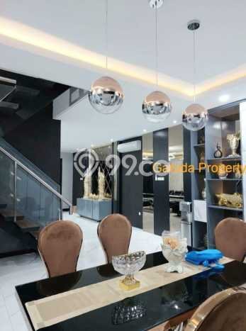 Dijual Rumah Mewah Elegan Dengan View Eksklusif di Tanah Kusir, Jakarta Selatan Dijual Rumah Mewah Elegan Dengan View Eksklusif di Tanah Kusir, Jakarta Selatan