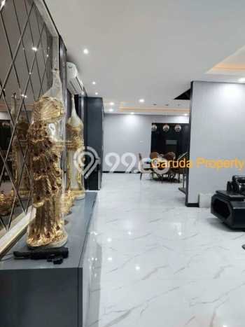 Dijual Rumah Mewah Elegan Dengan View Eksklusif di Tanah Kusir, Jakarta Selatan Dijual Rumah Mewah Elegan Dengan View Eksklusif di Tanah Kusir, Jakarta Selatan