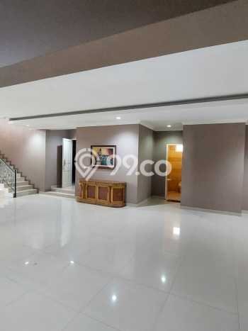 Rumah di Menteng, 6 KM, Design Modern, Luas 1000m2m² LB 700m2m² Rumah di Menteng, 6 KM, Design Modern, Luas 1000m2m² LB 700m2m²