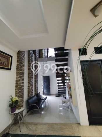 Rumah Mewah Siap Huni LT 240m2 di Pamulang, Tangerang Selatan Rumah Mewah Siap Huni LT 240m2 di Pamulang, Tangerang Selatan