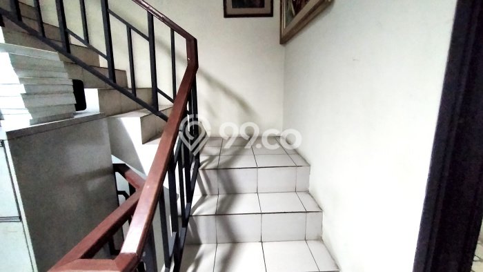 Ruko Dijual di Jakarta Barat LT 100m2 & LB 225m2 Lokasi Terbaik! Ruko Dijual di Jakarta Barat LT 100m2 & LB 225m2 Lokasi Terbaik!