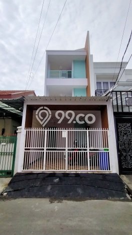 Rumah Mewah LB 402m2 Siap Huni Desain Elegan di Jelambar, Jakarta Barat Rumah Mewah LB 402m2 Siap Huni Desain Elegan di Jelambar, Jakarta Barat