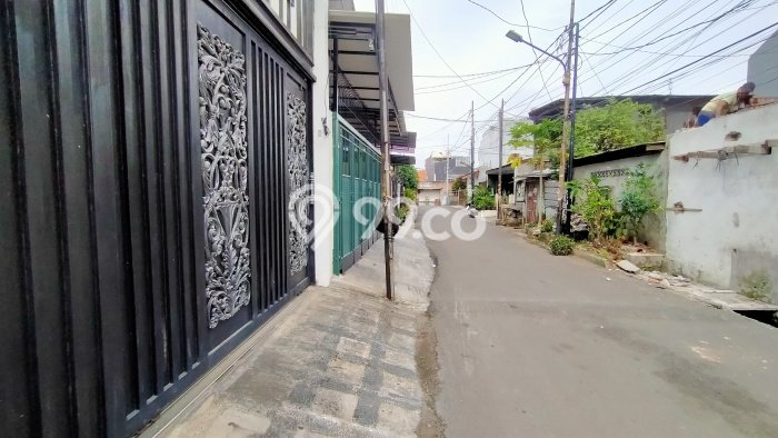Rumah Mewah LB 402m2 Siap Huni Desain Elegan di Jelambar, Jakarta Barat Rumah Mewah LB 402m2 Siap Huni Desain Elegan di Jelambar, Jakarta Barat